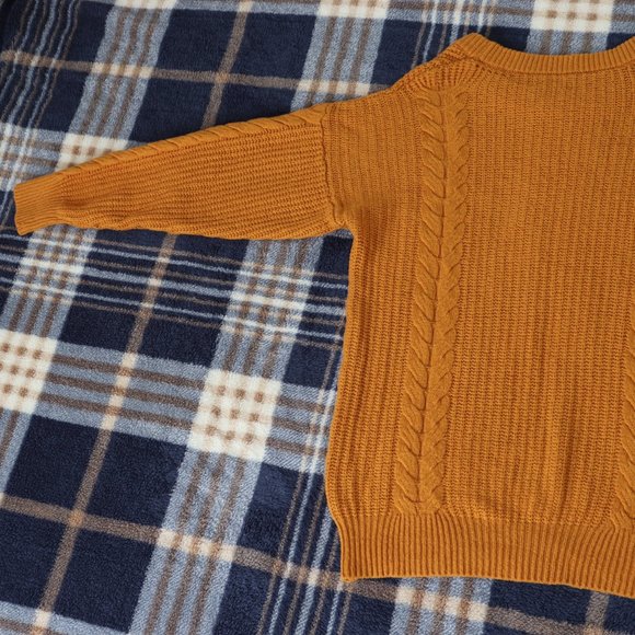 Oversized Chunky Fall Crewneck Sweater - Picture 10 of 15